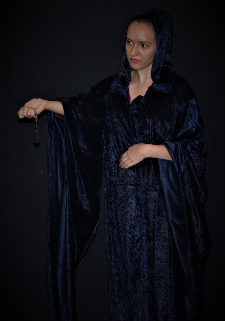 Kaitlyn as tuath dé danann for Rita Walker argillite stone (2)